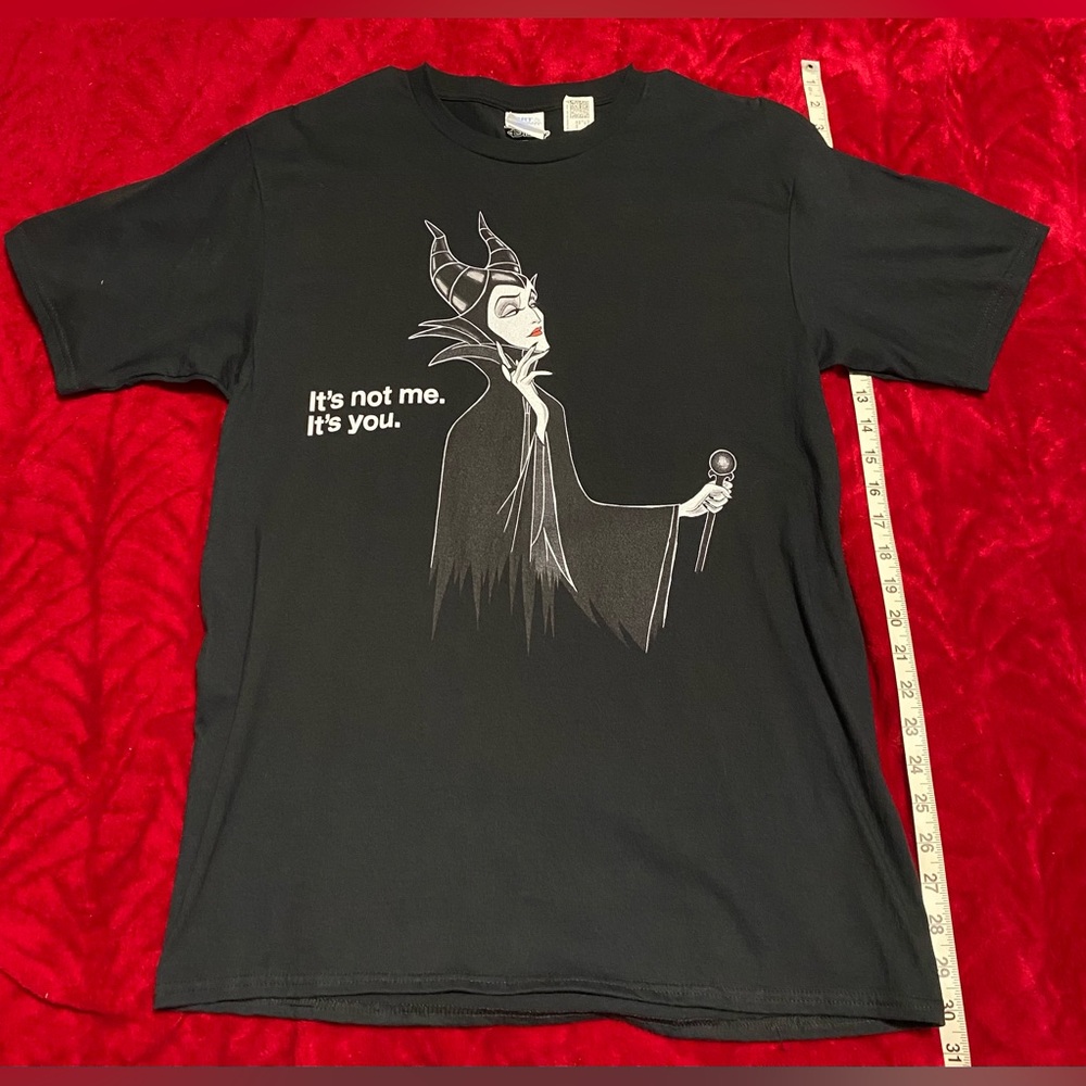NWT Medium Adult Disney It’s not me it’s you tshirt Black Perfect for a break up - Picture 12 of 12